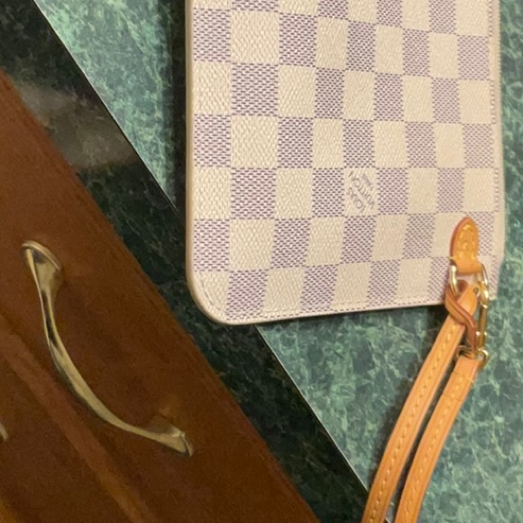 Louis Vuitton Damier Azur Tote with Tan Trim - Picture 14 of 16